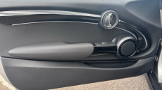 MINI Hatchback 1.5 Cooper Classic 3dr Auto Petrol Hatchback